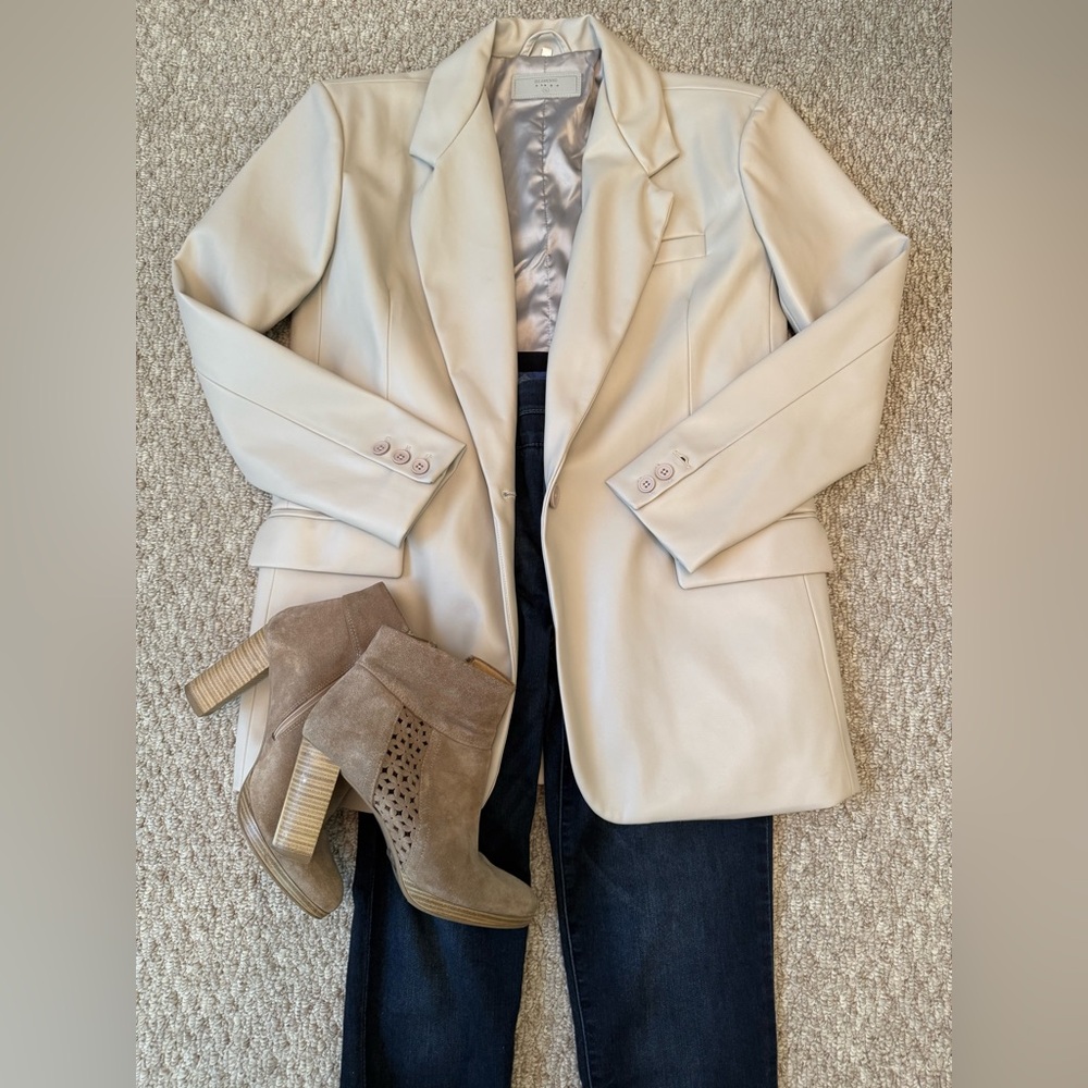 BLANK NYC Blazer- Size small - Picture 5 of 14